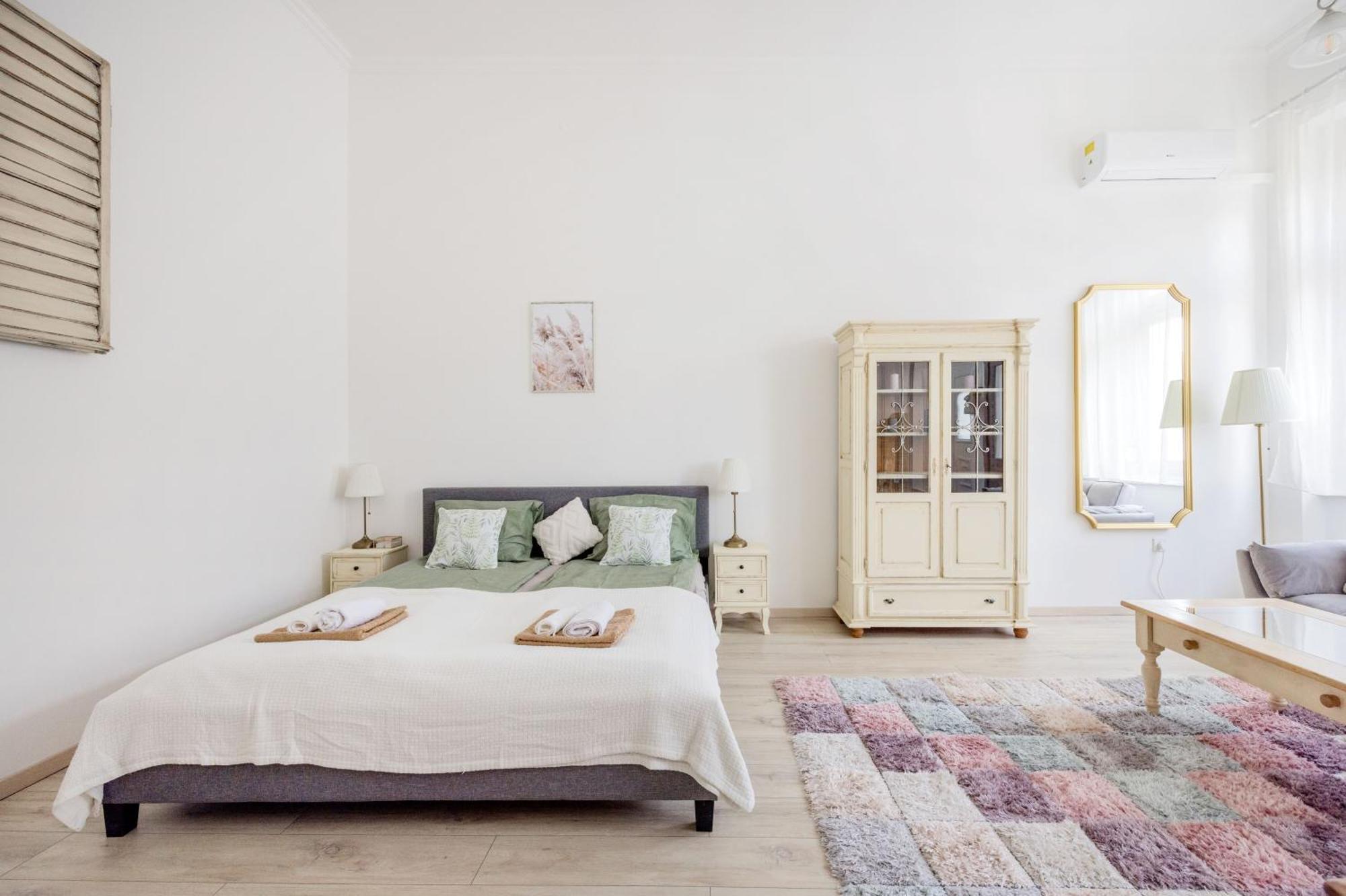 Apartmán A Touch Of Provence And Pastels In The Centre Budapešť Exteriér fotografie