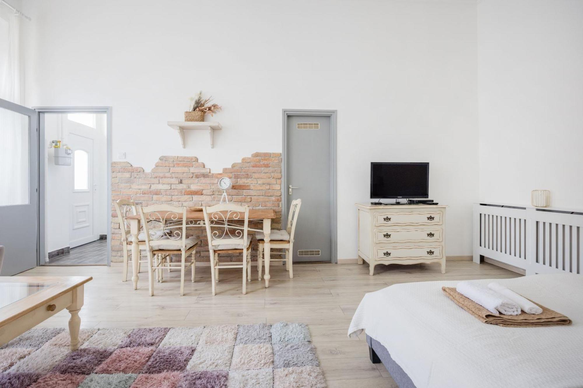 Apartmán A Touch Of Provence And Pastels In The Centre Budapešť Exteriér fotografie