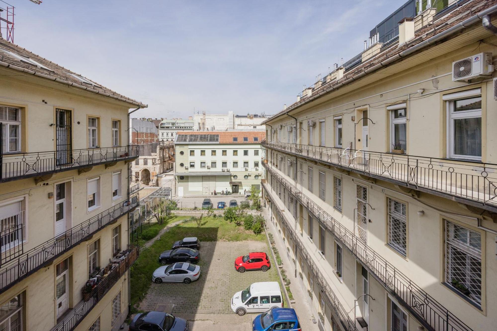 Apartmán A Touch Of Provence And Pastels In The Centre Budapešť Exteriér fotografie